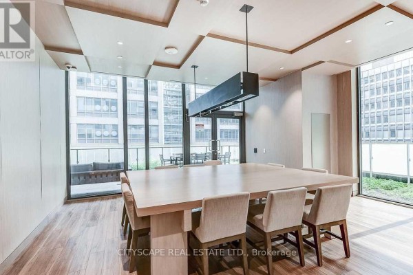 1707 - 25 Richmond Street E, Toronto, ON M5C0A6 Photo 3
