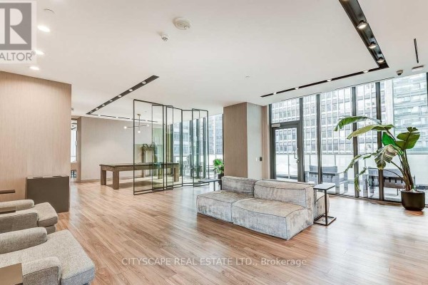 1707 - 25 Richmond Street E, Toronto, ON M5C0A6 Photo 4