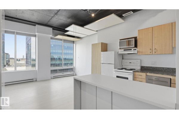 Kitchen - #1707 10024 Jasper Av Nw, Edmonton, AB T5J1R9 Photo 3