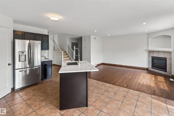 Primary Bedroom - 1707 37a Av Nw, Edmonton, AB T6T1X9 Photo 4