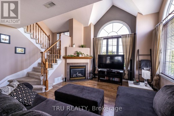 1707 Blohm Drive, Ottawa, ON K1G6N6 Photo 3