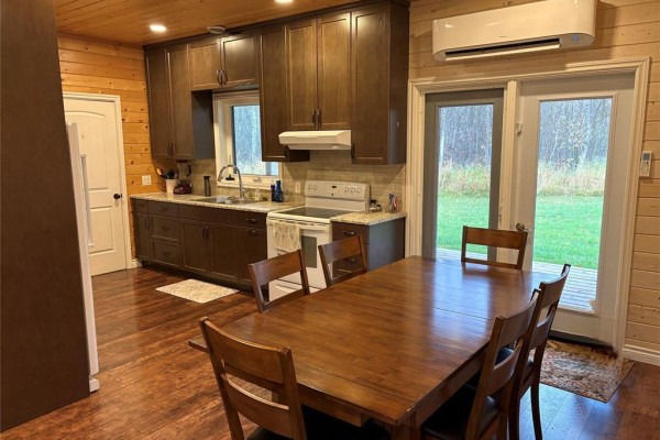 Dining room - 17075 45e Road, Zhoda, MB R0A2P0 Photo 5