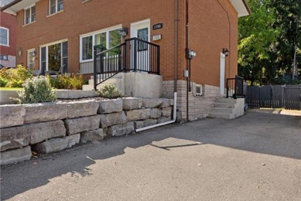 4pc Bathroom - 1708 Franklin Boulevard, Cambridge, ON N3C1P1 Photo 4