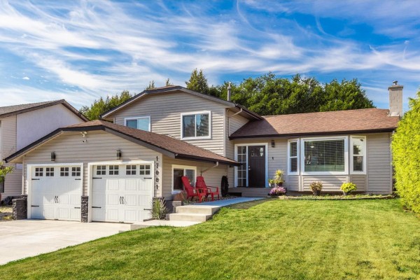 17081 60a Avenue, Surrey, BC V3S6A7 Photo 2