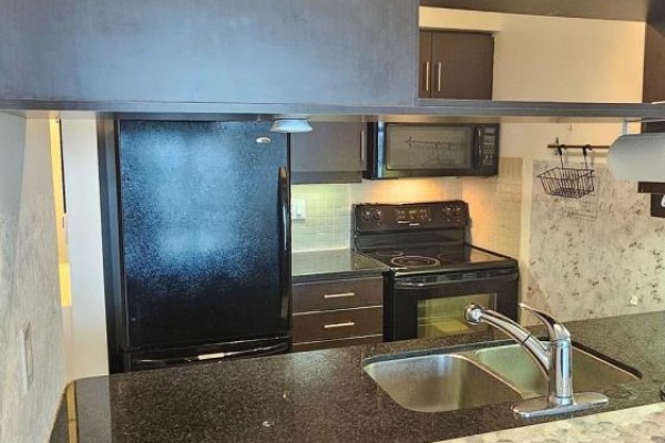 Kitchen - 1709 - 30 Herons Hill Way N, Toronto, ON M2J0A7 Photo 3