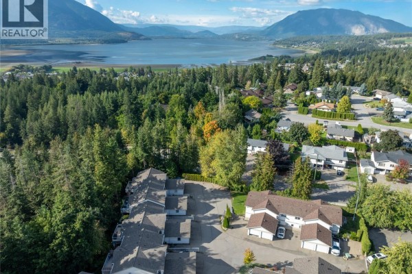 Living room - 171 17 Street Se Unit# 32, Salmon Arm, BC V1E1P8 Photo 5