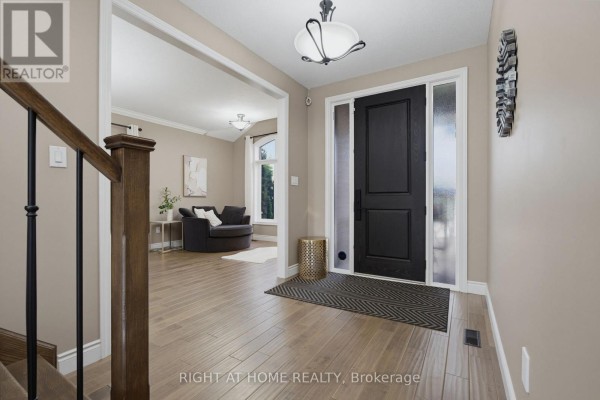 Living room - 171 Bradwell Chase, London North, ON N6G0P2 Photo 3