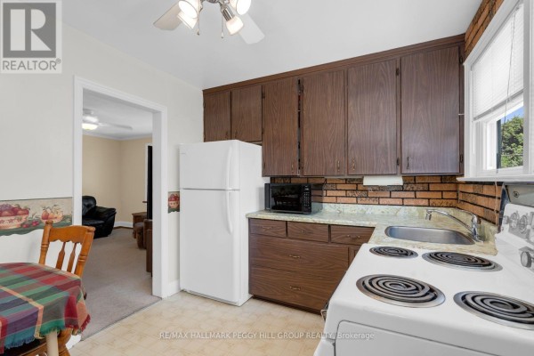 Primary Bedroom - 171 Codrington Street, Barrie, ON L4M1R9 Photo 5