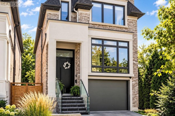 171 Elmwood Avenue, Toronto