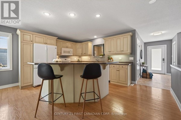 Kitchen - 171 Francis Street, South Huron, ON N0M1S3 Photo 5