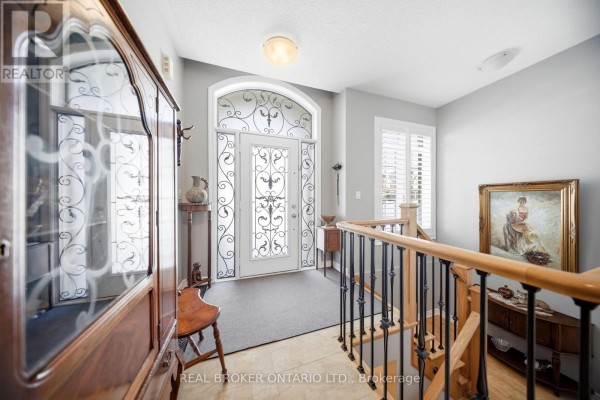 171 Gold Park Gate, Essa, ON, photo 2