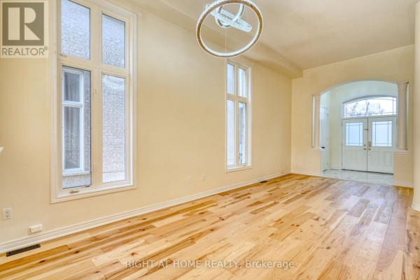 Kitchen - 171 Maurier Boulevard, Vaughan, ON L6A0V2 Photo 5