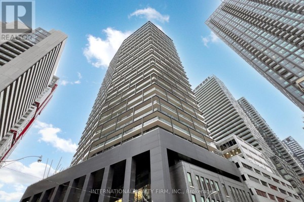 1710 - 125 Peter Street, Toronto, ON M5V0M2 Photo 3