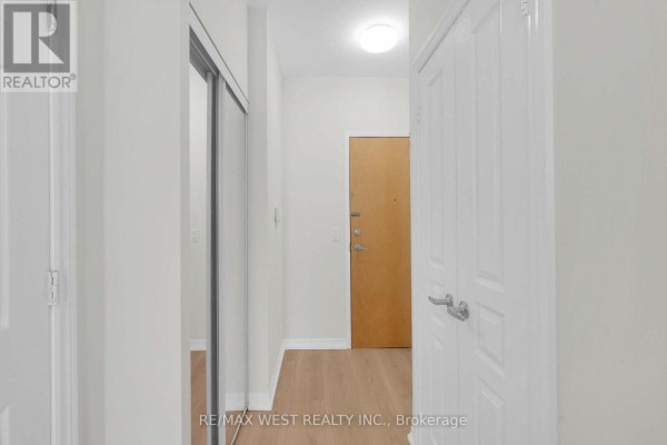 Den - 1710 - 220 Burnhamthorpe Road W, Mississauga, ON L5B4N4 Photo 5
