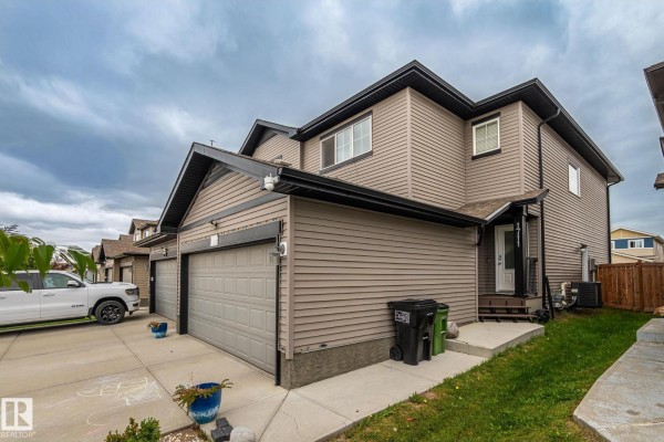 Kitchen - 1711 27 St Nw, Edmonton, AB T6T2G6 Photo 3