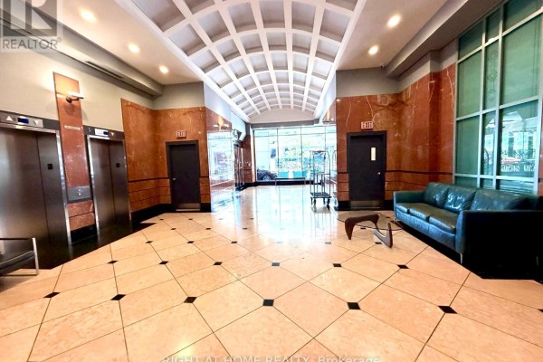 Kitchen - 1712 - 10 Queens Quay W, Toronto, ON M5J2R9 Photo 3
