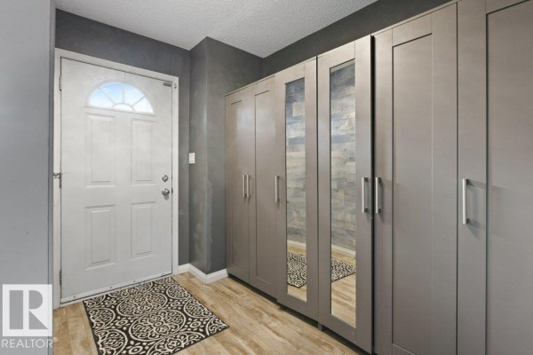 Dining room - 17125 109 St Nw, Edmonton, AB T5X3E2 Photo 2
