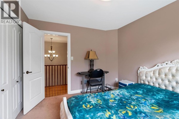 1713 Mamich Cir, Saanich, BC, photo 3