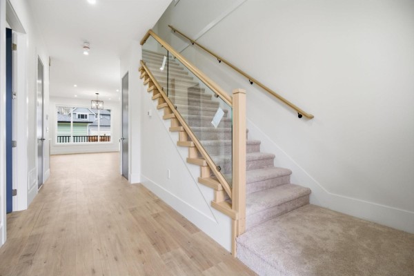 17130 1 Avenue, Surrey, BC V3Z9R2 Photo 3