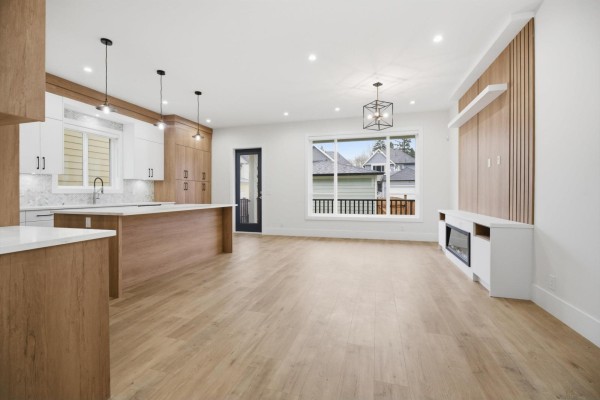 17130 1 Avenue, Surrey, BC V3Z9R2 Photo 4