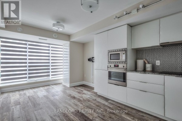 Kitchen - 1714 - 955 Bay Street, Toronto, ON M5S0C6 Photo 2