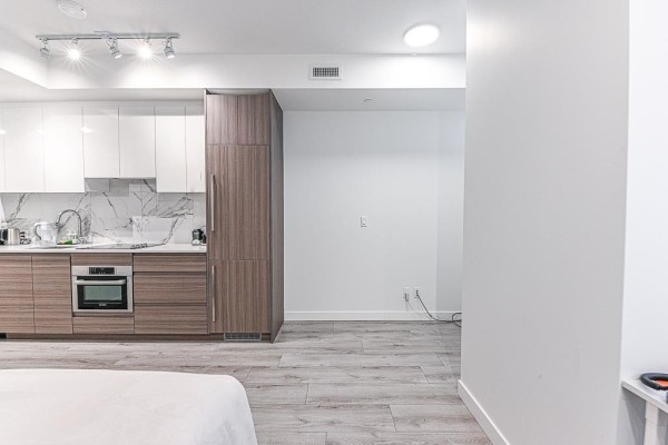 1714 10626 City Parkway, Surrey, BC, photo 2