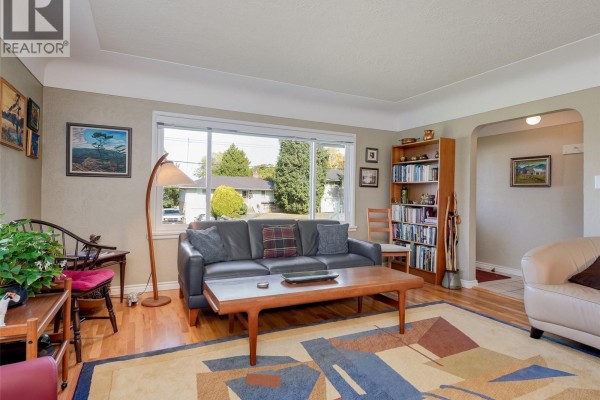 Storage - 1715 Cedar Ave, Saanich, BC V8P1X1 Photo 4