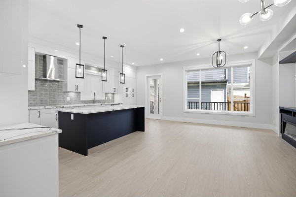 17156 1 Avenue, Surrey, BC V3Z9R2 Photo 4