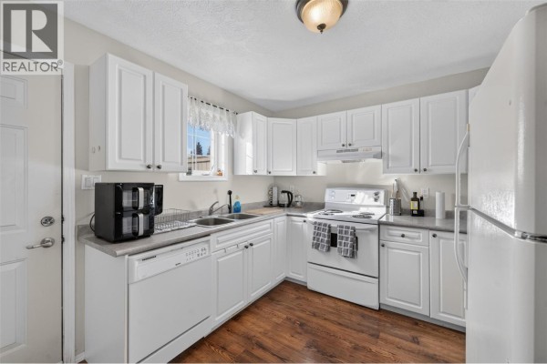 1717 102 Avenue, Dawson Creek, BC V1G5A9 Photo 2