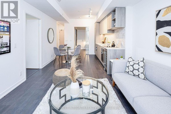1718 - 2020 Bathurst Street, Toronto, ON M5P0A6 Photo 5