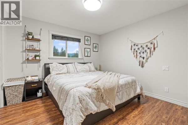 1718 Grandview Avenue, Lumby, BC, photo 2