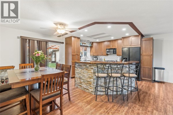 1718 Grandview Avenue, Lumby, BC, photo 3