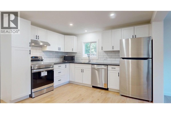 172 1830 Mamquam Road, Squamish, BC V0N1T0 Photo 2