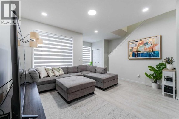Living room - 172 Belmont Green Sw, Calgary, AB T2X4W3 Photo 5