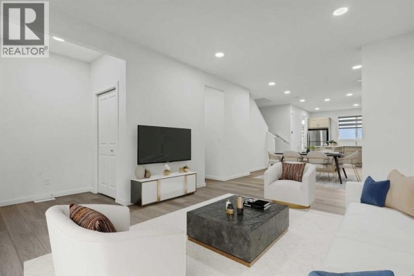 Living room - 172 Belmont Way Sw, Calgary, AB T2X5T4 Photo 4