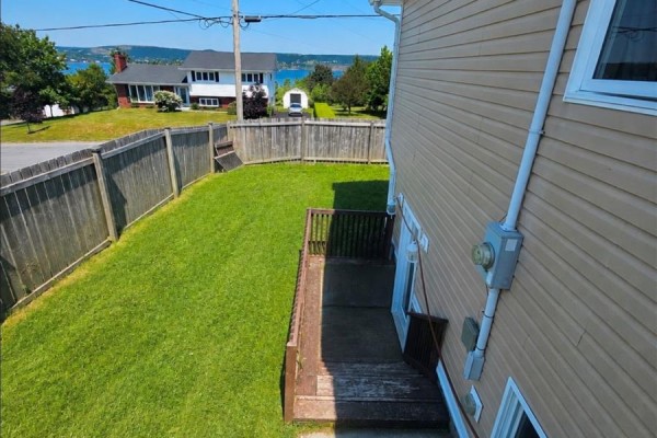 Living room - 172 Central Street, Bay Roberts, NL A0A1G0 Photo 4