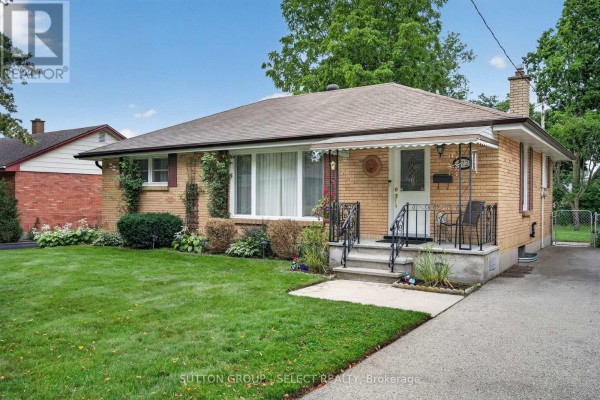 172 Fairhaven Circle, London East