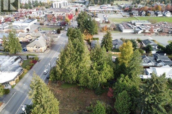 172 Fern Rd W, Qualicum Beach, BC V9K1S4 Photo 4