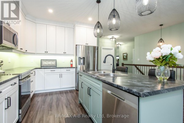 172 Hooper Street, St  Marys, ON, photo 2