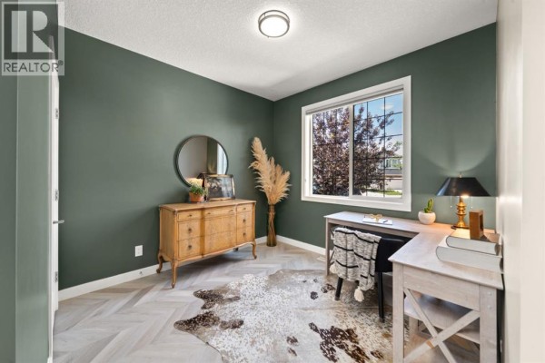 Living room - 172 Mcivor Terrace, Chestermere, AB T1X0R6 Photo 4