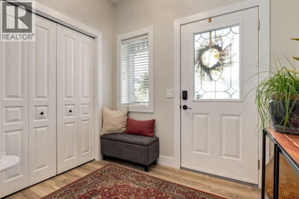 Foyer - 172 Oakmere Way, Chestermere, AB T1X1N6 Photo 5