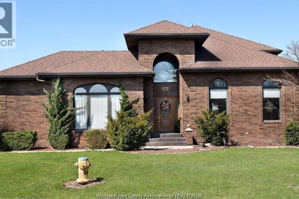 5pc Ensuite bath - 172 Pointe West Drive, Amherstburg, ON N9V3R6 Photo 3
