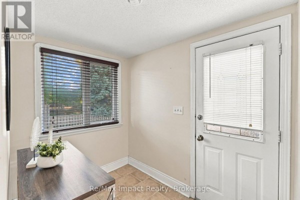 Primary Bedroom - 172 Roxborough Avenue, Oshawa, ON L1G5W5 Photo 5