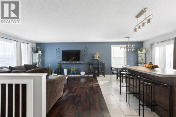 Kitchen - 172 Rundlefield Crescent Ne, Calgary, AB T1Y2V5 Photo 4
