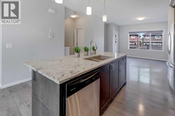 Kitchen - 172 Sundown Road, Cochrane, AB T4C2M5 Photo 5