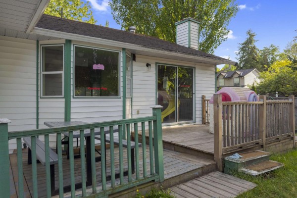 17209 62a Ave, Surrey, BC V3S6V6 Photo 5