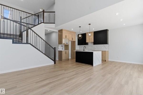Kitchen - 1721 Crossbill Lo Nw, Edmonton, AB T5S0W3 Photo 3