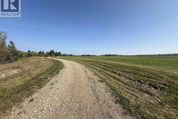 17215 277 Road, Fort St  John, BC, photo 2