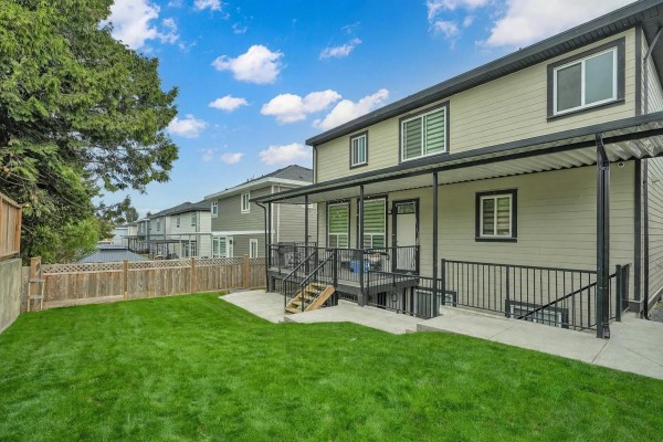 17217 59 Avenue, Surrey, BC V3S8T7 Photo 5