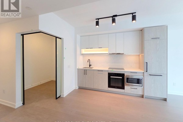 Primary Bedroom - 1722 - 89 Montclair Avenue, Toronto, ON M5P0A9 Photo 4